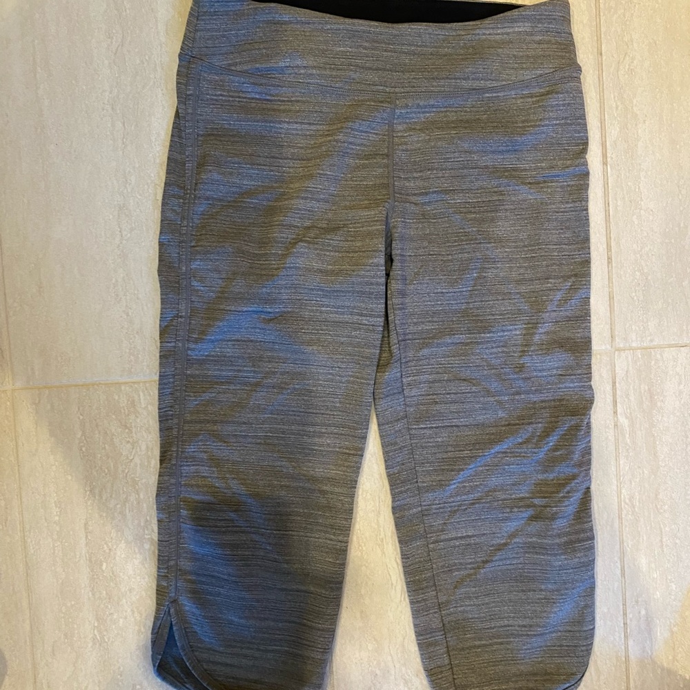 Tuff athletics size medium yoga pants cut or after knee